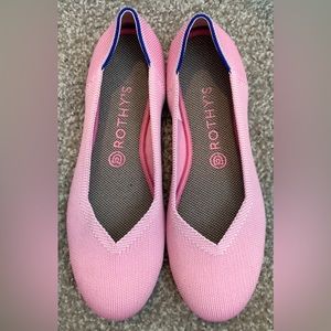 Round Toe Rothy’s Flats in Begonia, Size 9